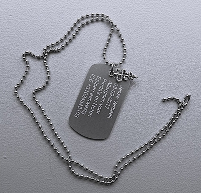Dogtag gegraveerd met bedel esculaap aluminium