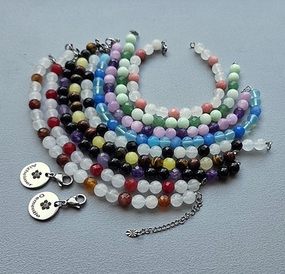 Alzheimer of Dementie armband edelsteen 8mm met bedel op uw maat gemaakt